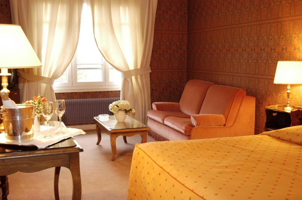 Replonges Hostellerie La Huchette الغرفة الصورة